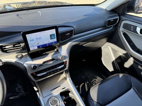 Certified 2022 Ford Explorer XLT w/ Equipment Group 202A image 26