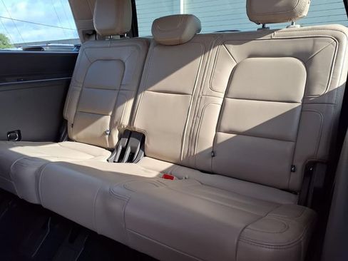 Certified 2023 Lincoln Navigator Reserve RWD image 6