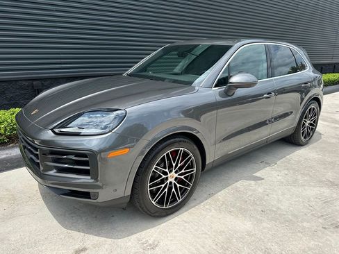 Certified 2026 Porsche Cayenne S AWD/4WD image 7