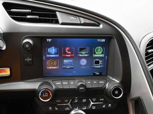 Used 2018 Chevrolet Corvette Stingray Coupe RWD image 16