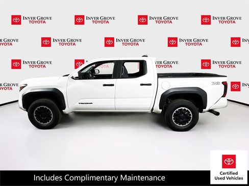 Certified 2024 Toyota Tacoma TRD Off-Road image 8
