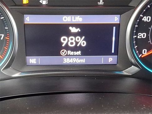 Used 2023 Chevrolet Traverse LT image 19