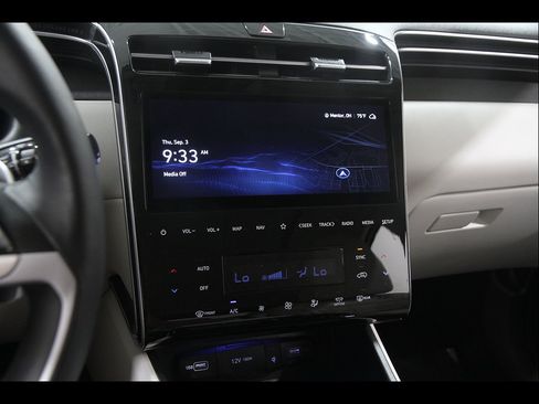 Certified 2024 Hyundai Tucson Limited AWD/4WD image 9