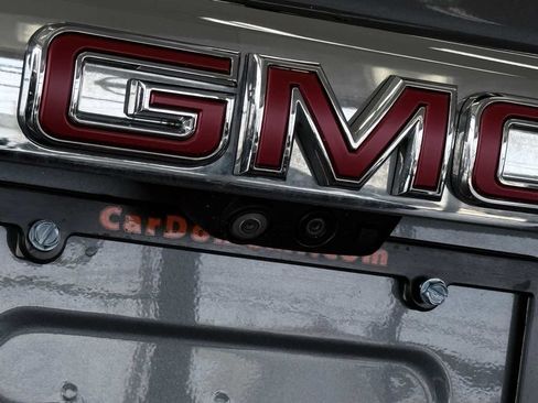 Used 2022 GMC Acadia Denali w/ Denali Ultimate Package FWD image 9