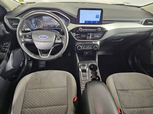 Used 2022 Ford Escape SE w/ SE Sport Appearance Package image 17