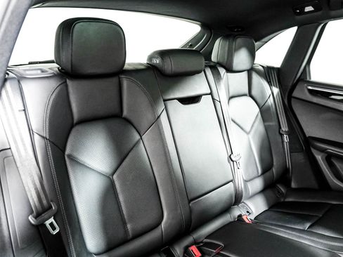 Certified 2024 Porsche Macan w/ Premium Plus Package AWD/4WD image 6