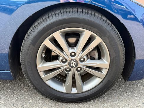 Used 2017 Hyundai Elantra SE w/ SE A/T Tech Package 03 FWD image 12