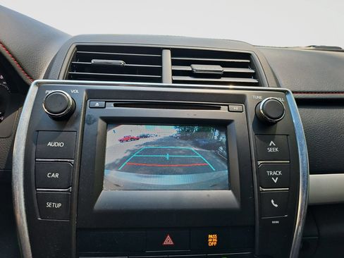 Used 2015 Toyota Camry SE FWD image 26