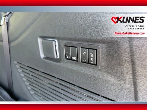 New 2026 GMC Yukon Denali w/ Sun & Power Step Package AWD/4WD image 26