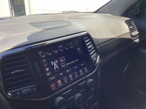 Used 2020 Jeep Grand Cherokee High Altitude AWD/4WD image 17