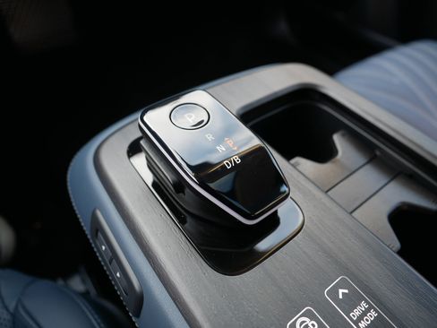 Certified 2024 Nissan Ariya AWD image 24