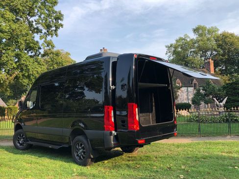 Used 2020 Mercedes-Benz Sprinter 2500 image 3