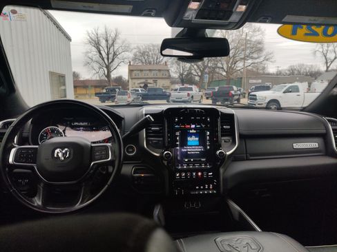 Used 2021 RAM 2500 Laramie w/ Night Edition image 17