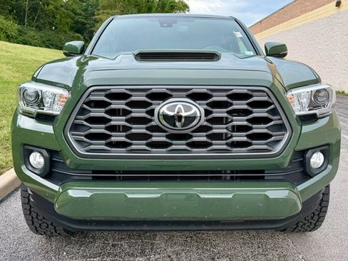Certified 2022 Toyota Tacoma TRD Sport AWD/4WD image 4