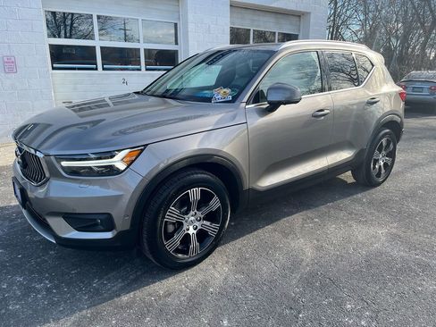 Used 2020 Volvo XC40 T5 Inscription image 3