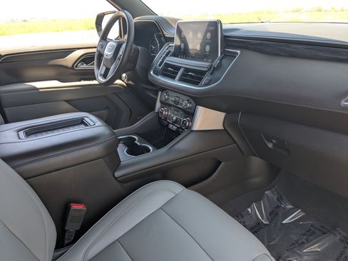Used 2021 GMC Yukon SLT w/ SLT Luxury Plus Package AWD/4WD image 12