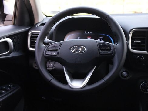 Used 2026 Hyundai Venue SEL FWD image 25