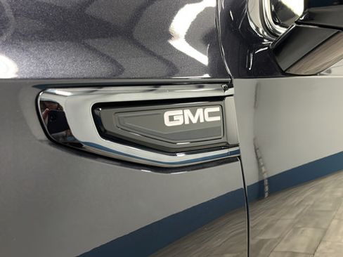 Used 2023 GMC Yukon XL Denali Ultimate AWD/4WD image 45