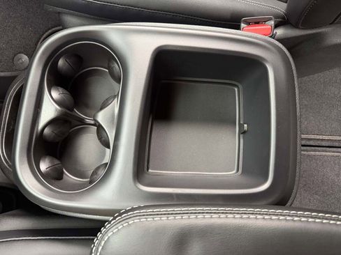 New 2026 Chrysler Pacifica Select image 35