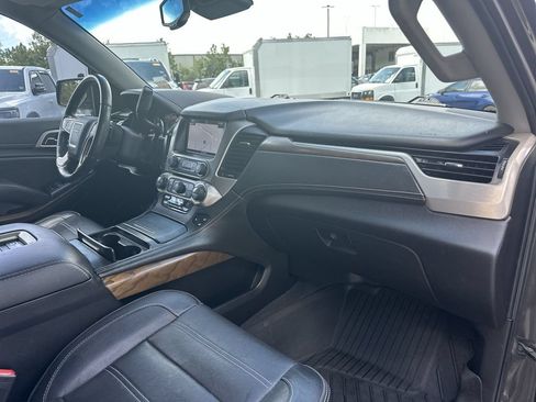 Used 2020 GMC Yukon XL Denali w/ Denali Premium Package RWD image 29