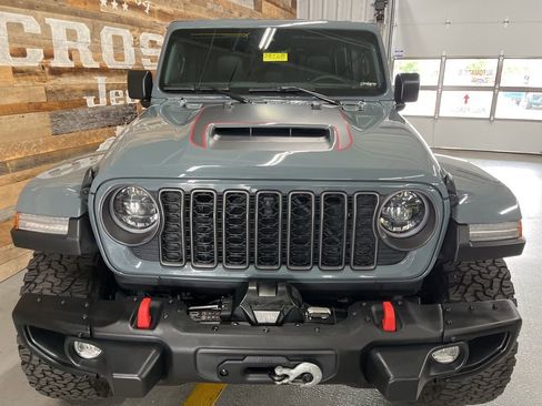 Used 2024 Jeep Wrangler Unlimited Rubicon AWD/4WD image 8