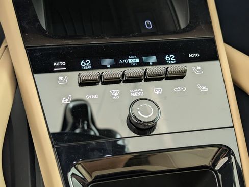 Certified 2026 Porsche Cayenne GTS AWD/4WD image 23