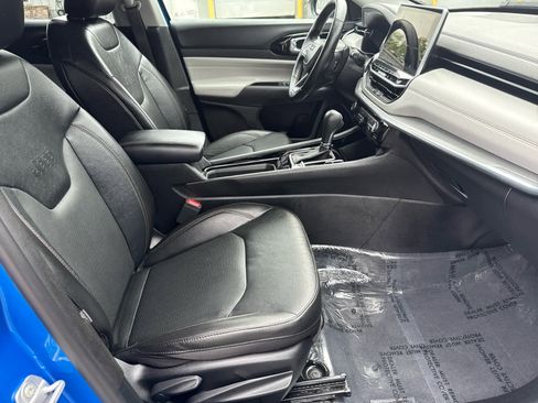 Used 2022 Jeep Compass Limited image 12