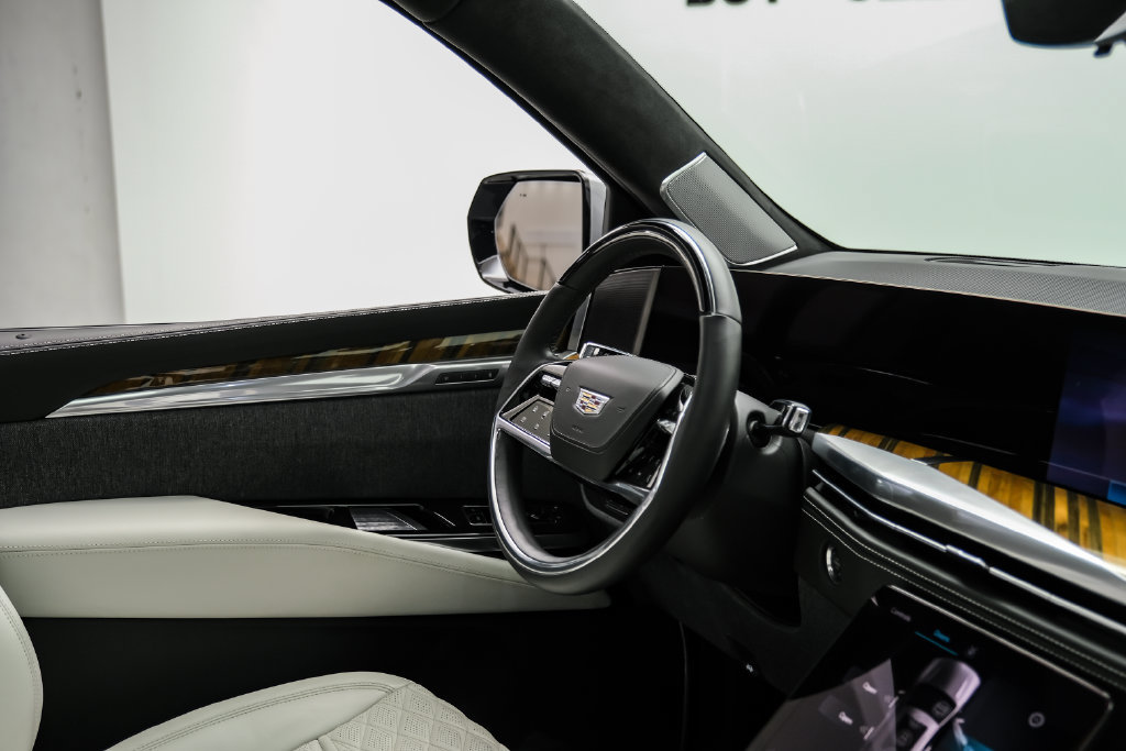 Used 2025 Cadillac Escalade Sport Platinum AWD/4WD image 15