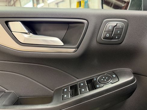 Certified 2022 Ford Escape Titanium image 13