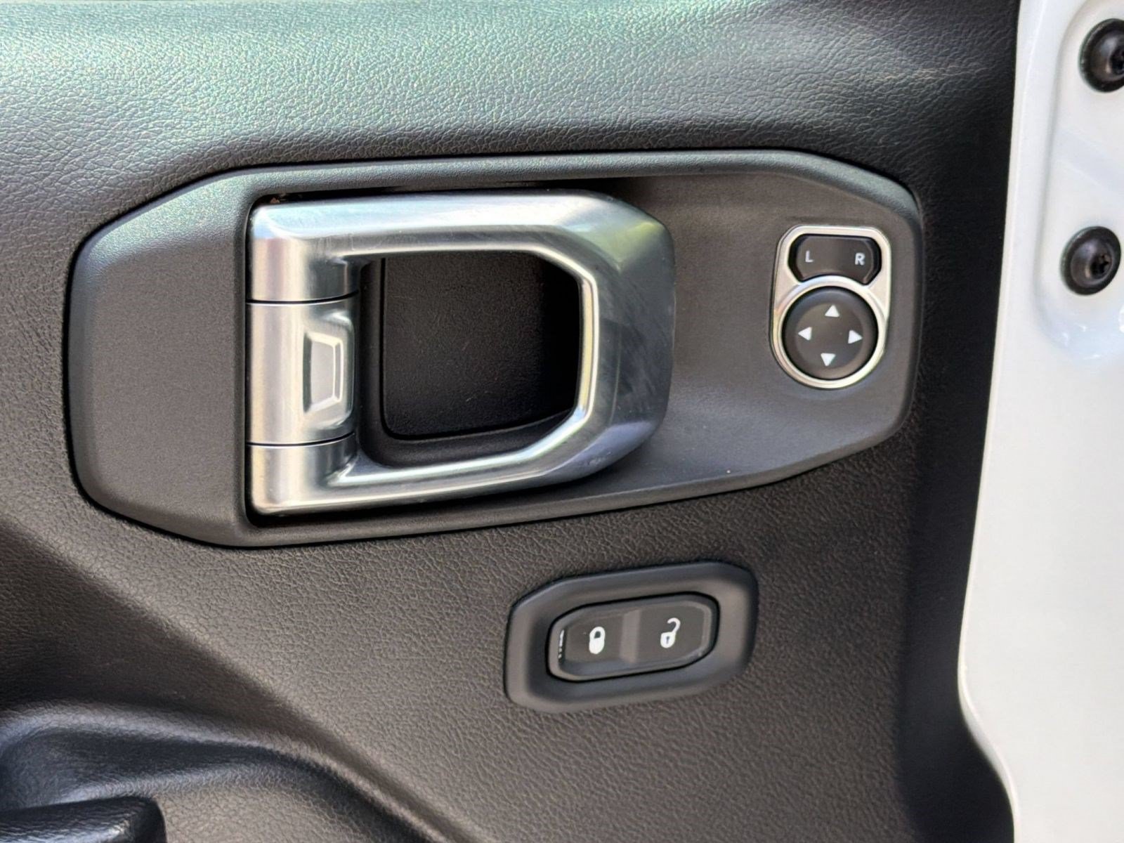 Used 2023 Jeep Wrangler Unlimited Sport AWD/4WD image 14