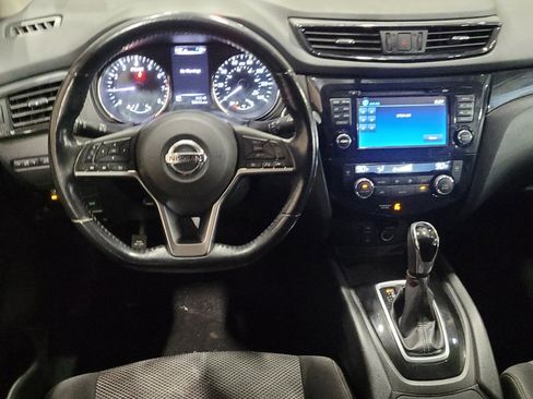 Used 2017 Nissan Rogue Sport SV w/ SV Premium Package image 22