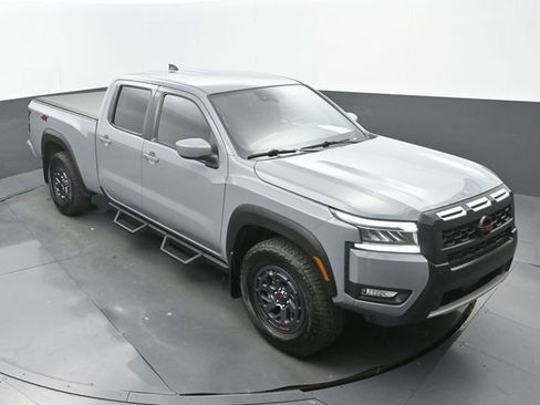 Used 2025 Nissan Frontier PRO-4X image 30