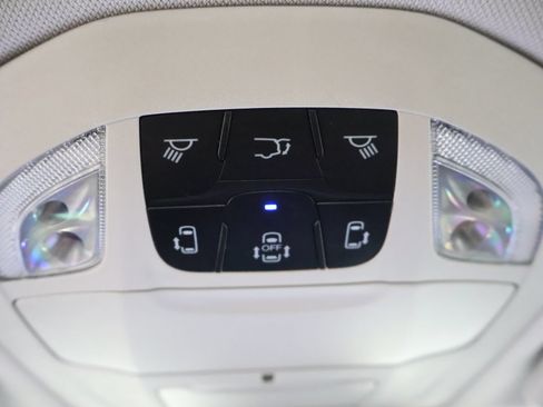 Used 2023 Chrysler Pacifica Touring-L FWD image 43