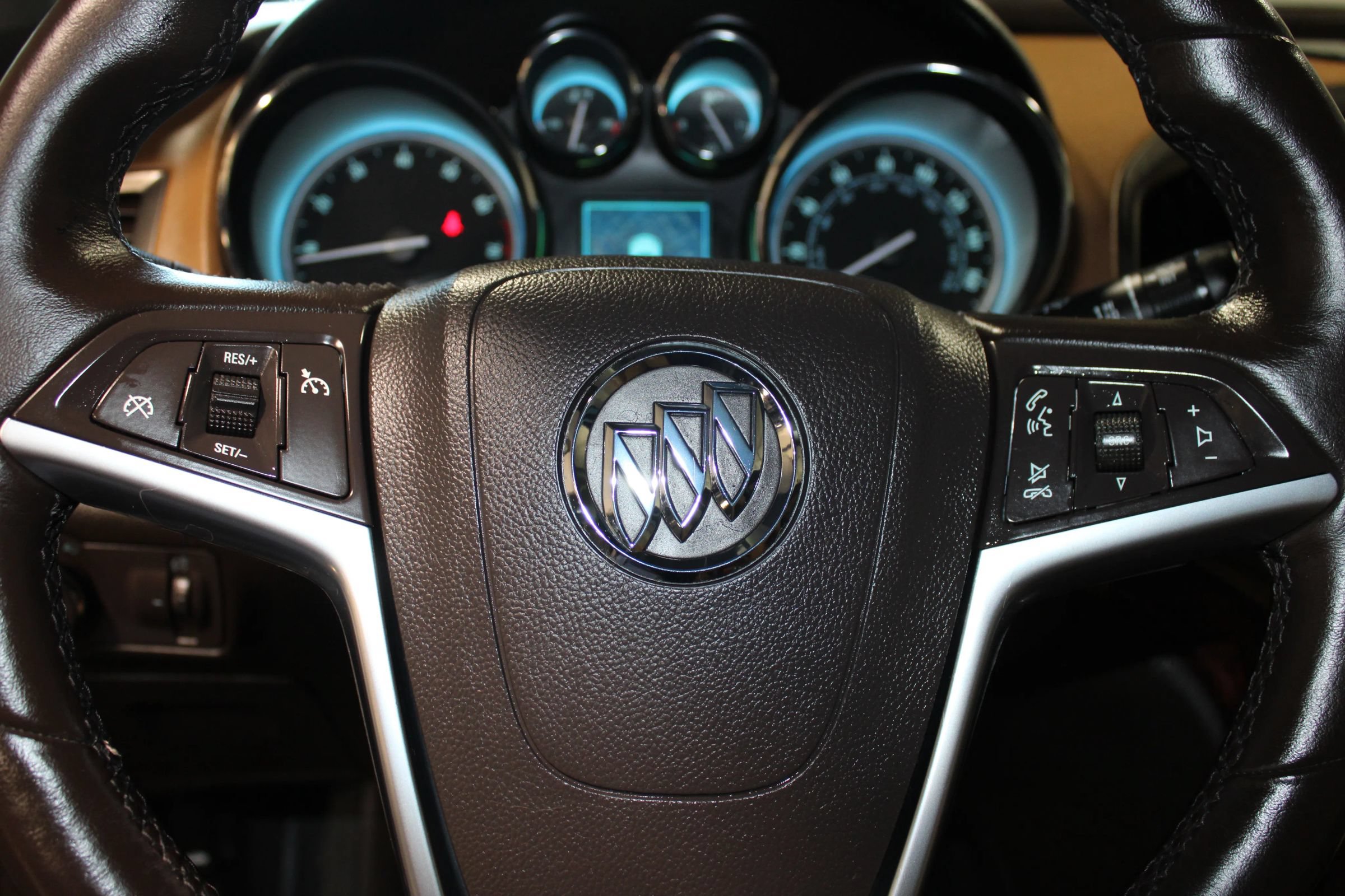 Used 2013 Buick Verano Leather FWD image 23
