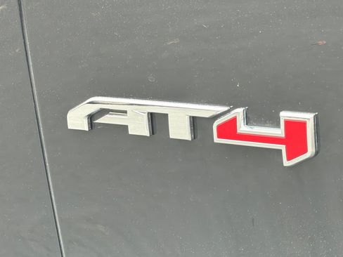 Used 2023 GMC Yukon AT4 w/ Technology Package AWD/4WD image 30