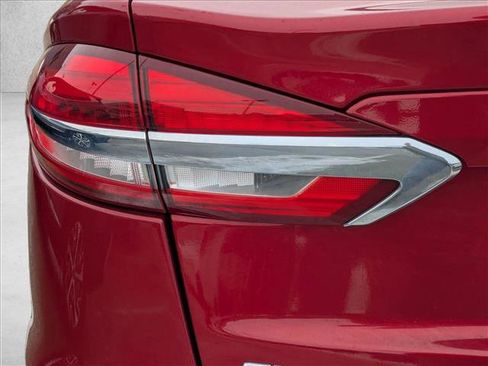 Used 2020 Ford Fusion SE image 13