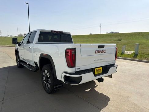 Used 2025 GMC Sierra 3500 Denali w/ Technology Package AWD/4WD image 5