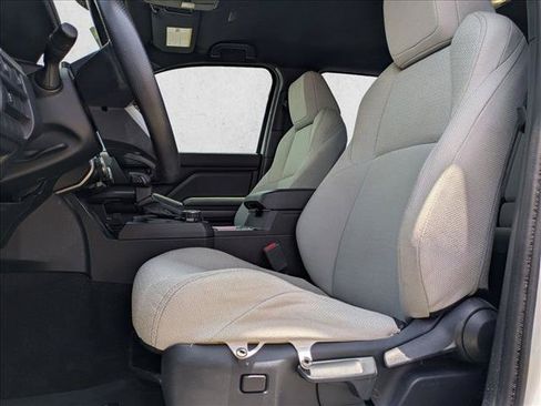 Used 2025 Toyota 4Runner SR5 AWD/4WD image 15
