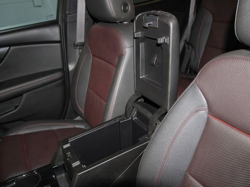 Used 2023 Chevrolet Blazer RS w/ Enhanced Convenience Package image 25