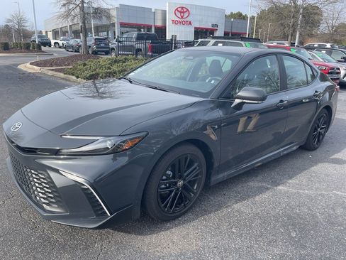 Used 2025 Toyota Camry SE w/ Multimedia Upgrade Package image 1