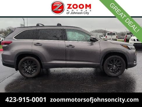 Used 2019 Toyota Highlander SE AWD/4WD image 1