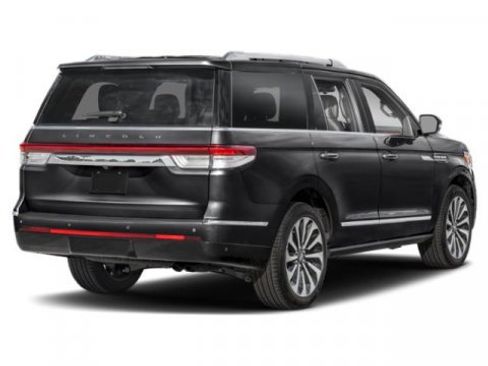 Used 2024 Lincoln Navigator Reserve image 2