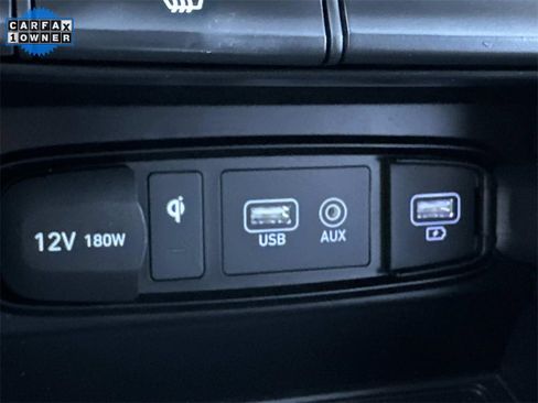 Used 2020 Hyundai Santa Fe SEL w/ Convenience + Premium Package image 17