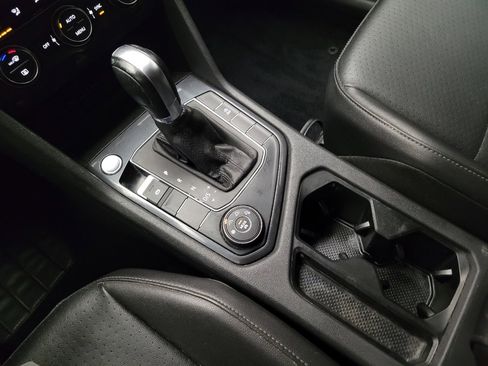 Used 2019 Volkswagen Tiguan SE AWD/4WD image 26