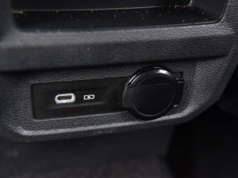 Used 2024 Volkswagen Tiguan SE AWD/4WD image 24