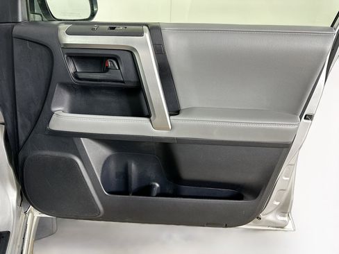 Used 2011 Toyota 4Runner SR5 image 29