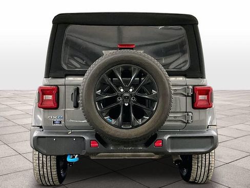 Used 2022 Jeep Wrangler Unlimited Sahara w/ Cold Weather Group AWD/4WD image 4