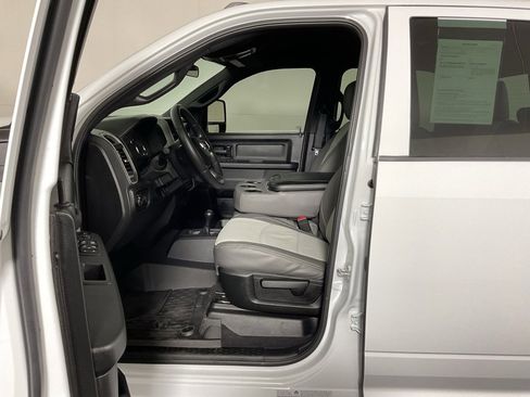 Used 2024 RAM 3500 Tradesman w/ Chrome Appearance Group image 17