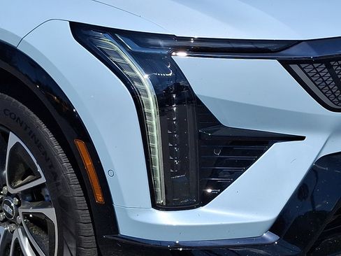 Used 2025 Cadillac Optiq Sport 1 image 9