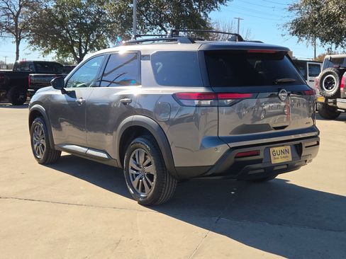 New 2026 Nissan Pathfinder SV image 5